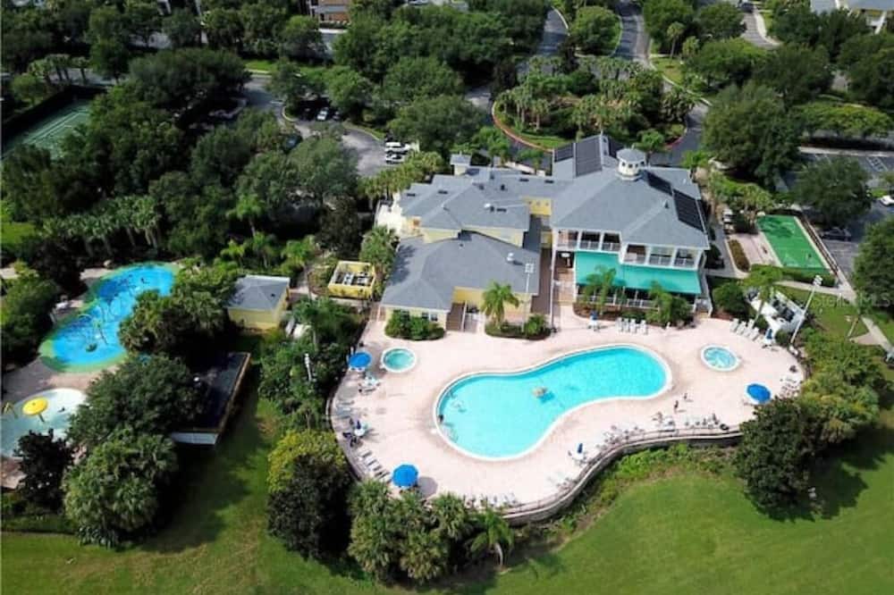 Photo of Outdoor in Hillcrest Estates