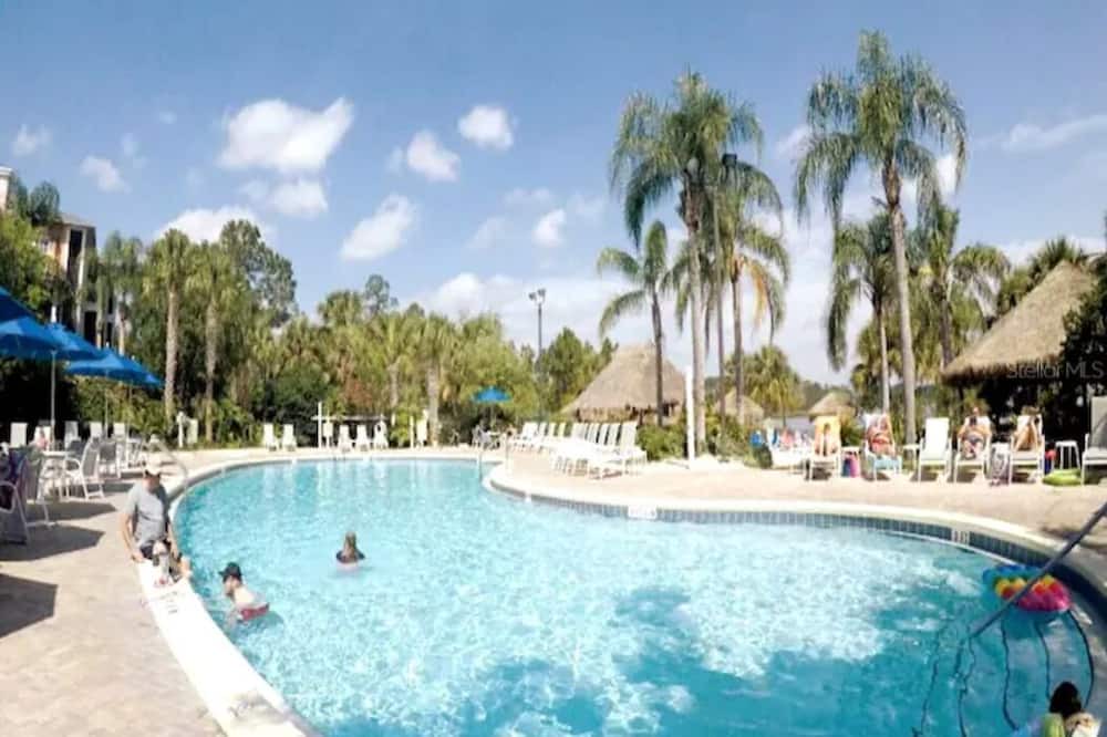 Photo of Outdoor in Hillcrest Estates