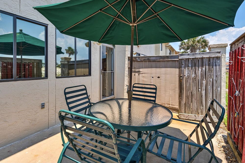 Photo of Patio Balcony in Sugar Beach