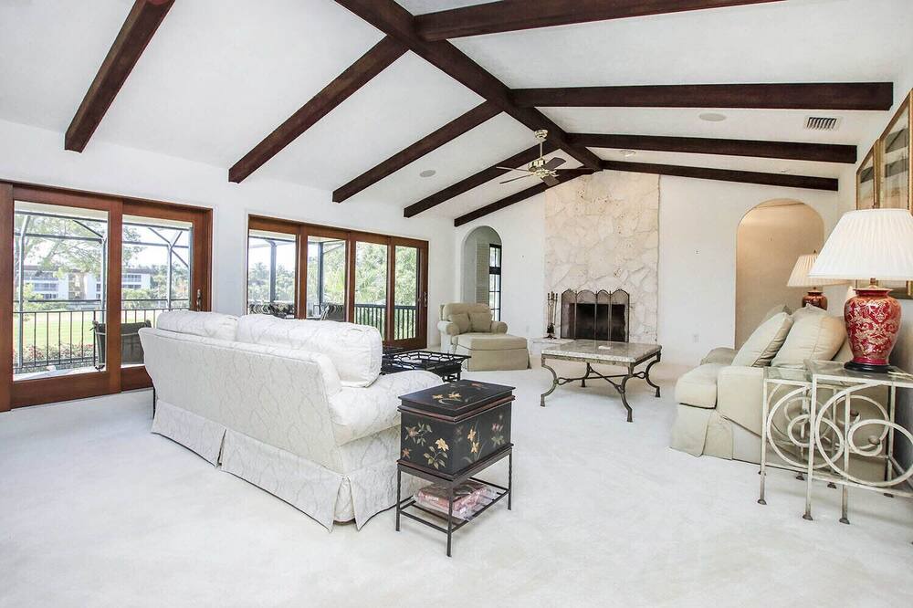 Photo of Livingroom in Beachview Country Club Estates