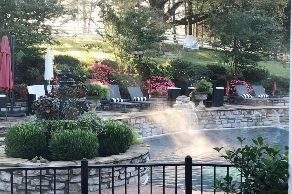 Photo of Outdoor in Hendersonville