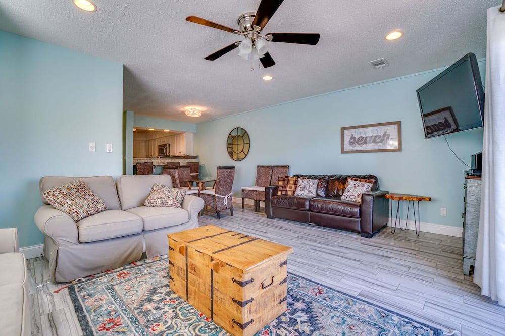 Photo of Livingroom in Miramar Beach