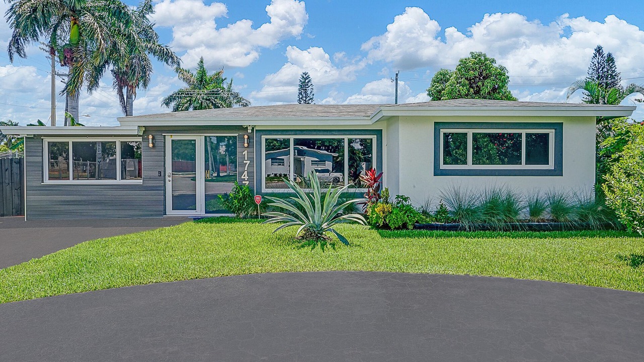 Photo of Outdoor in Royal Poinciana