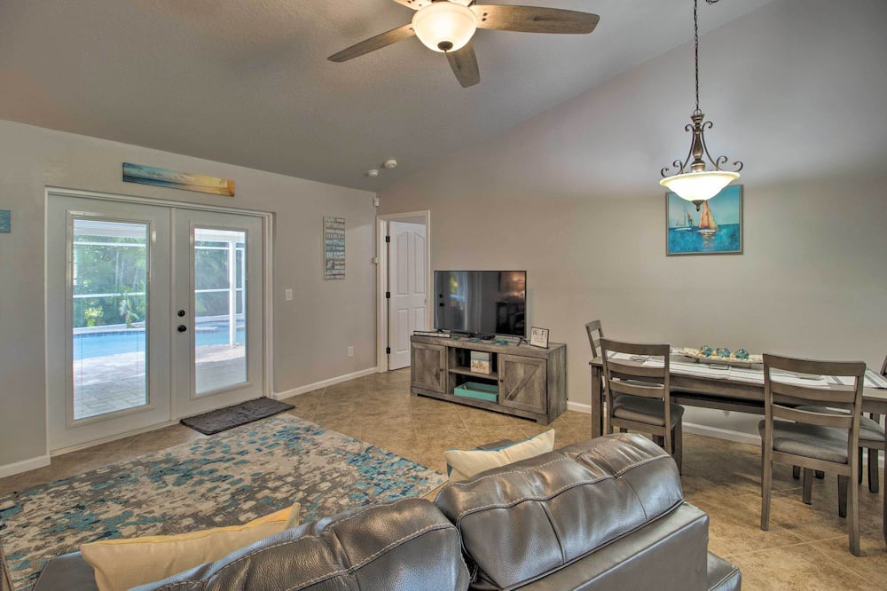 Photo of Livingroom in Lakewood Park