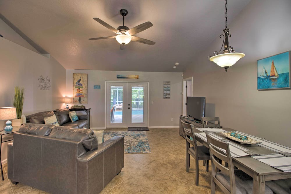 Photo of Bedroom in Lakewood Park