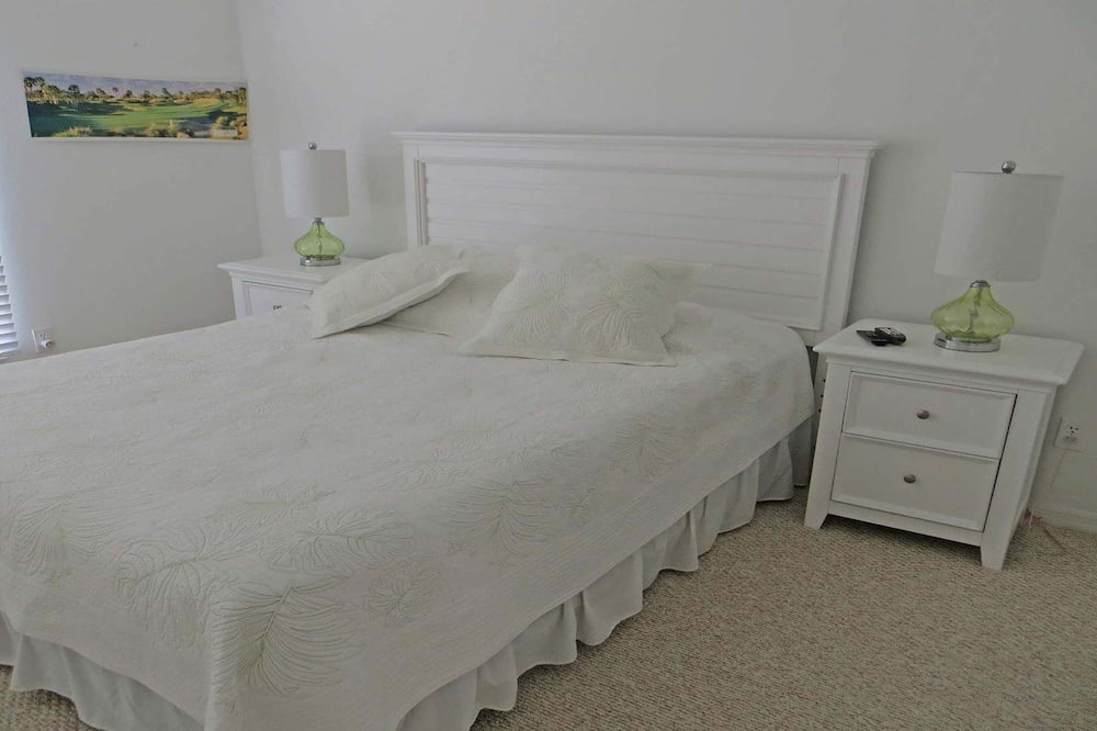 Photo of Bedroom in Crown Pointe