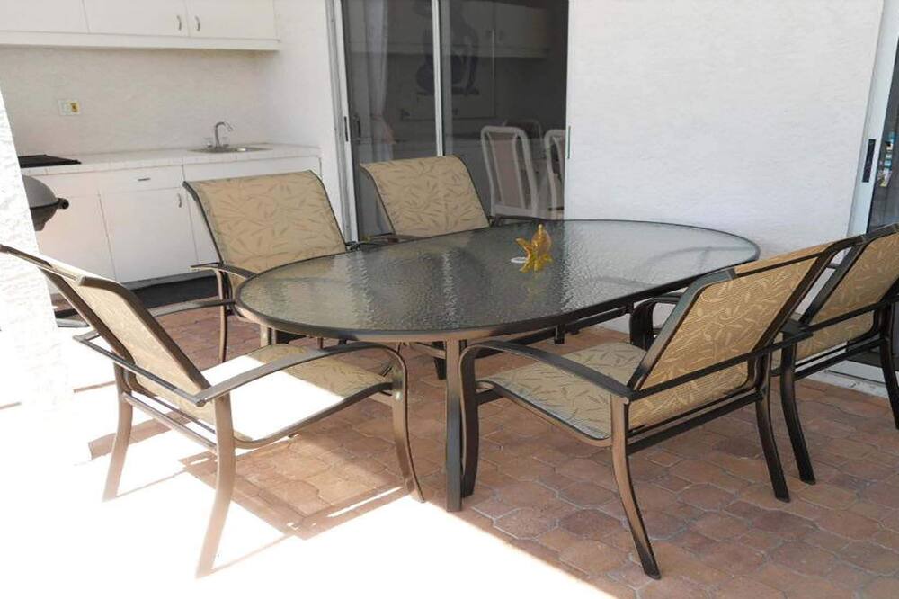 Photo of Patio Balcony in Crown Pointe