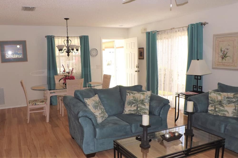Photo of Bedroom in Villa Alexandria