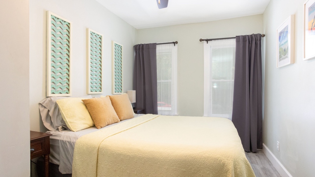 Photo of Bedroom in Crescent Lake