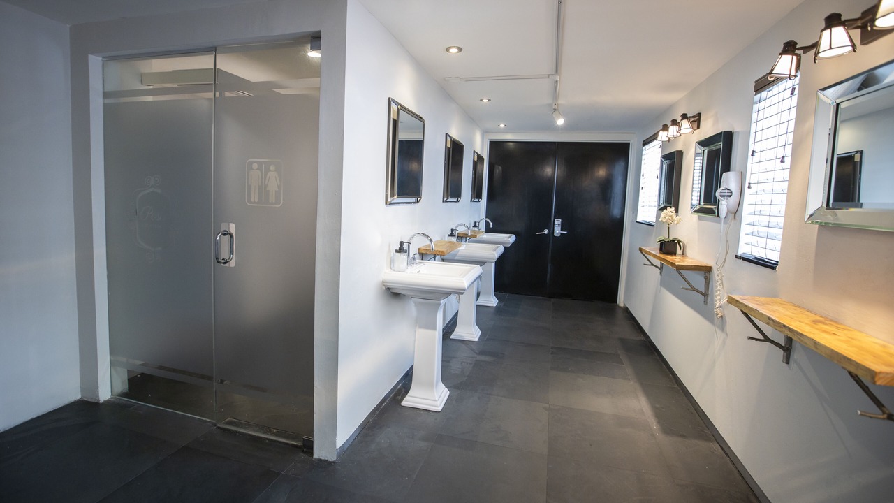 Photo of Bathroom in Flamingo/Lummus