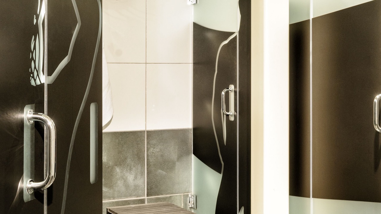 Photo of Bathroom in Flamingo/Lummus