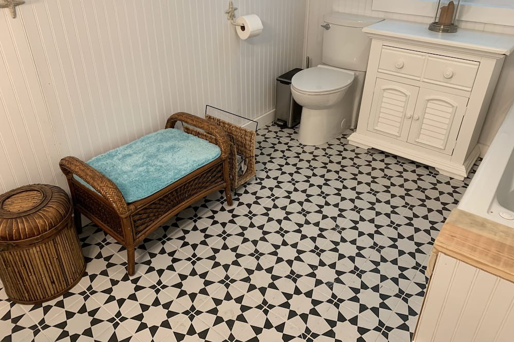 Photo of Bathroom in Pine Island Center