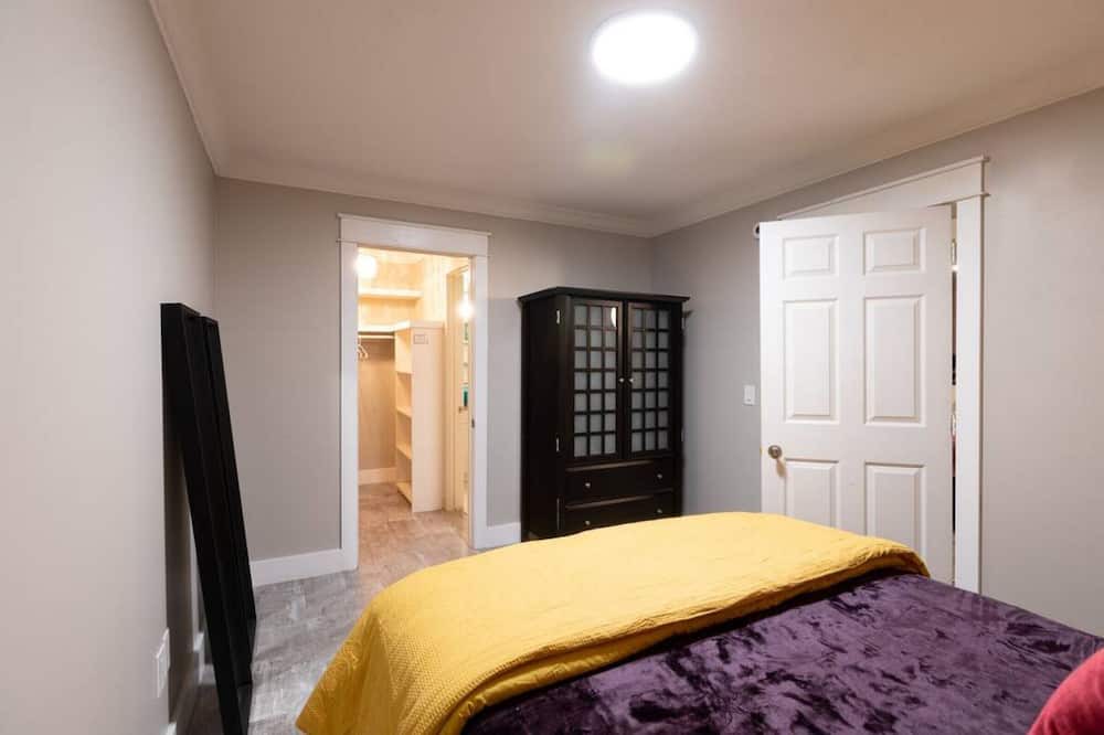 Photo of Bedroom in Holiday Isle