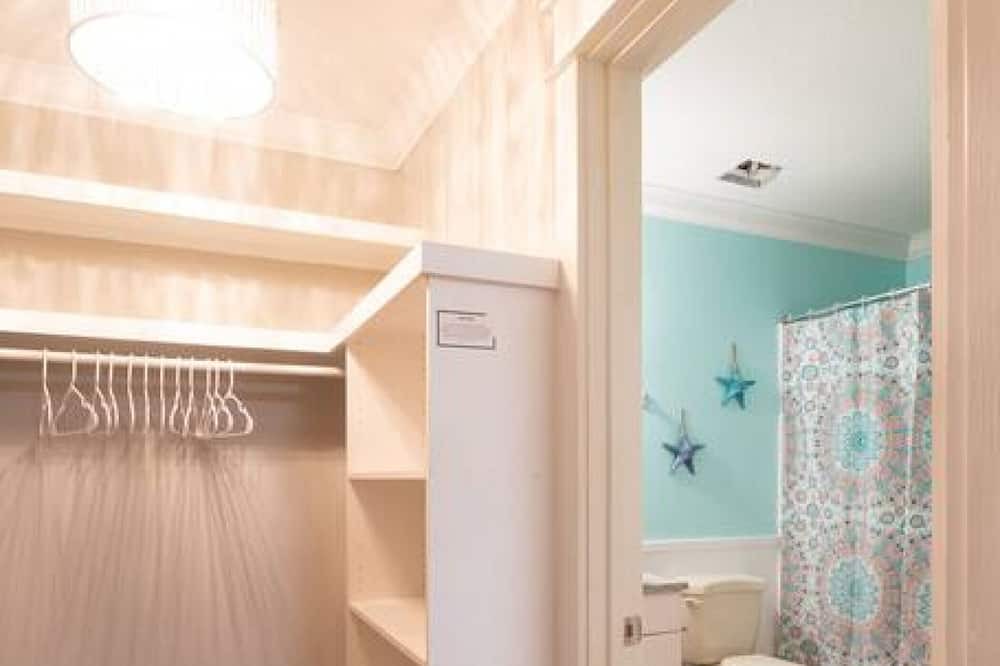 Photo of Bedroom in Holiday Isle