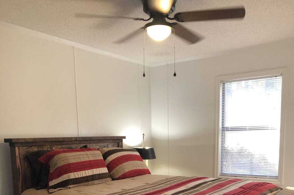 Photo of Bedroom in Shelby