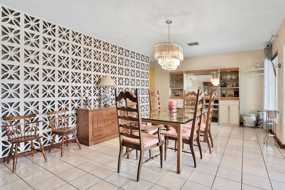 Photo of Kitchen in Cypress Gardens