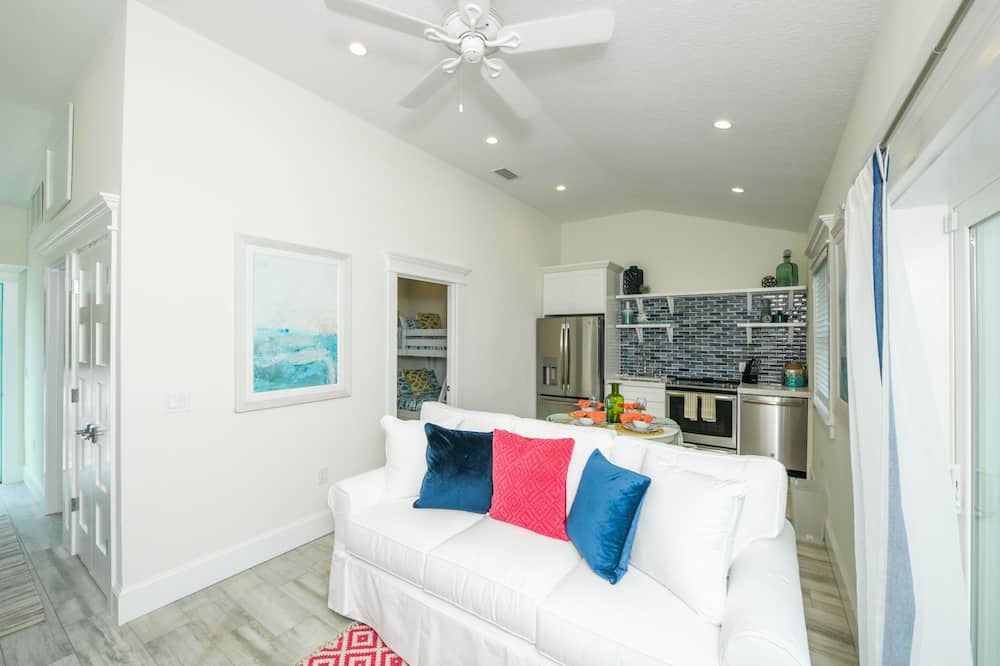Photo of Livingroom in Holmes Beach
