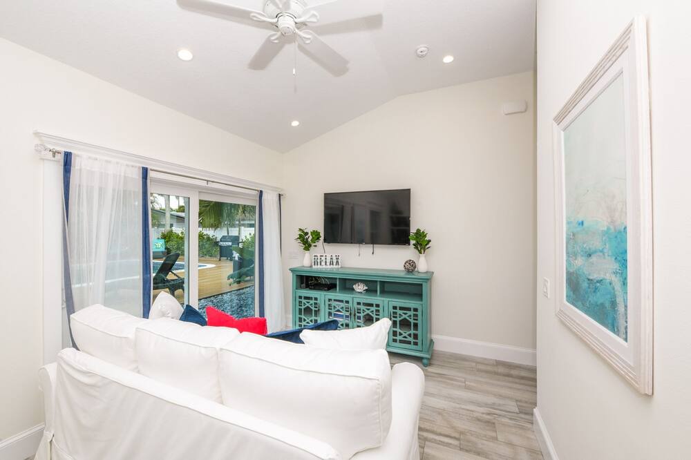 Photo of Livingroom in Holmes Beach
