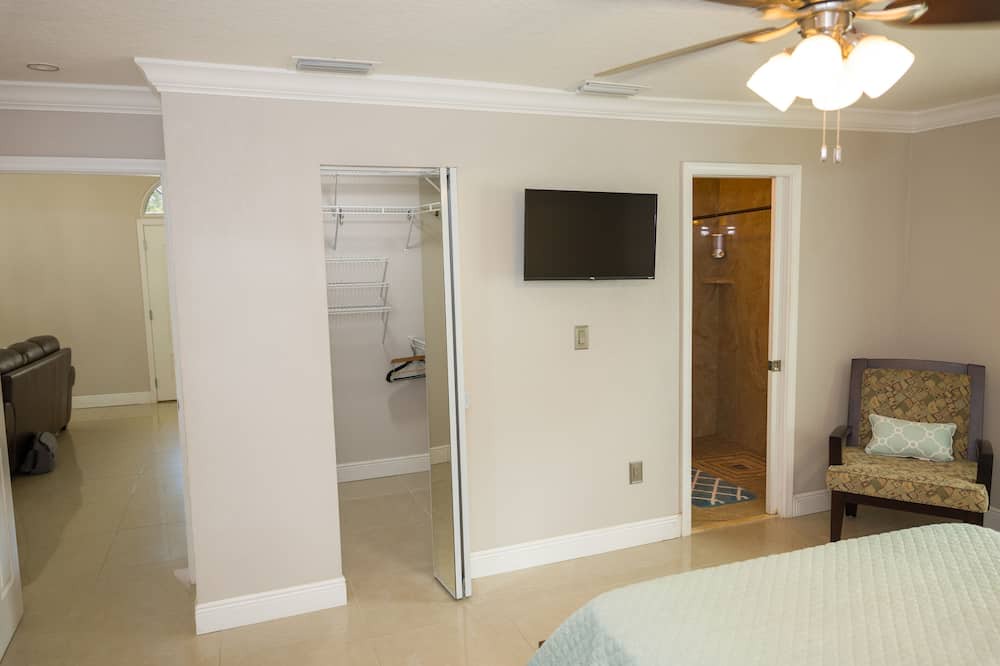 Photo of Bedroom in Egypt Lake-Leto