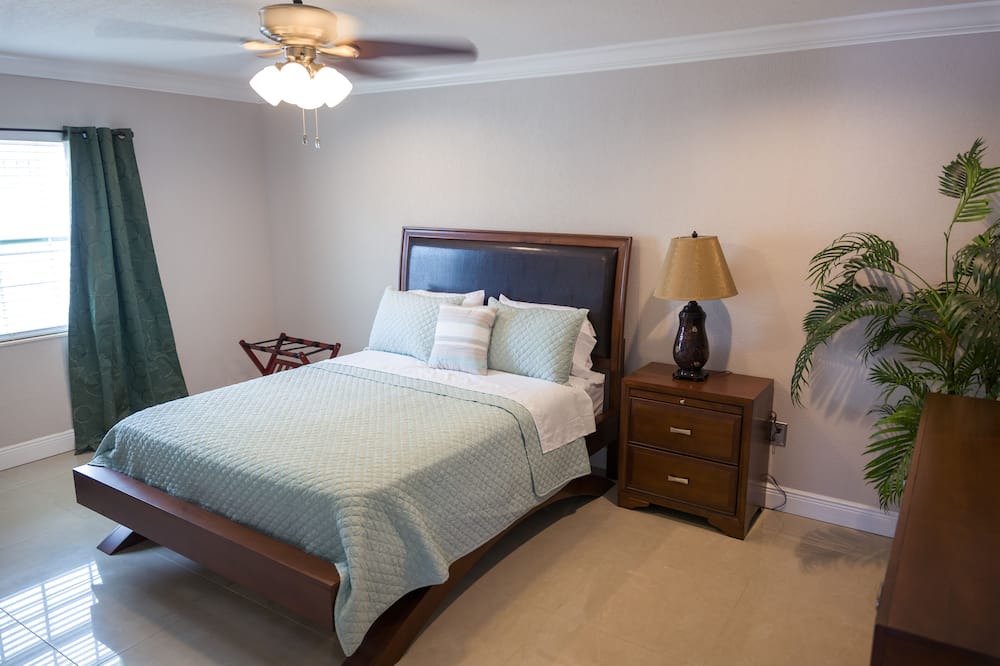 Photo of Bedroom in Egypt Lake-Leto