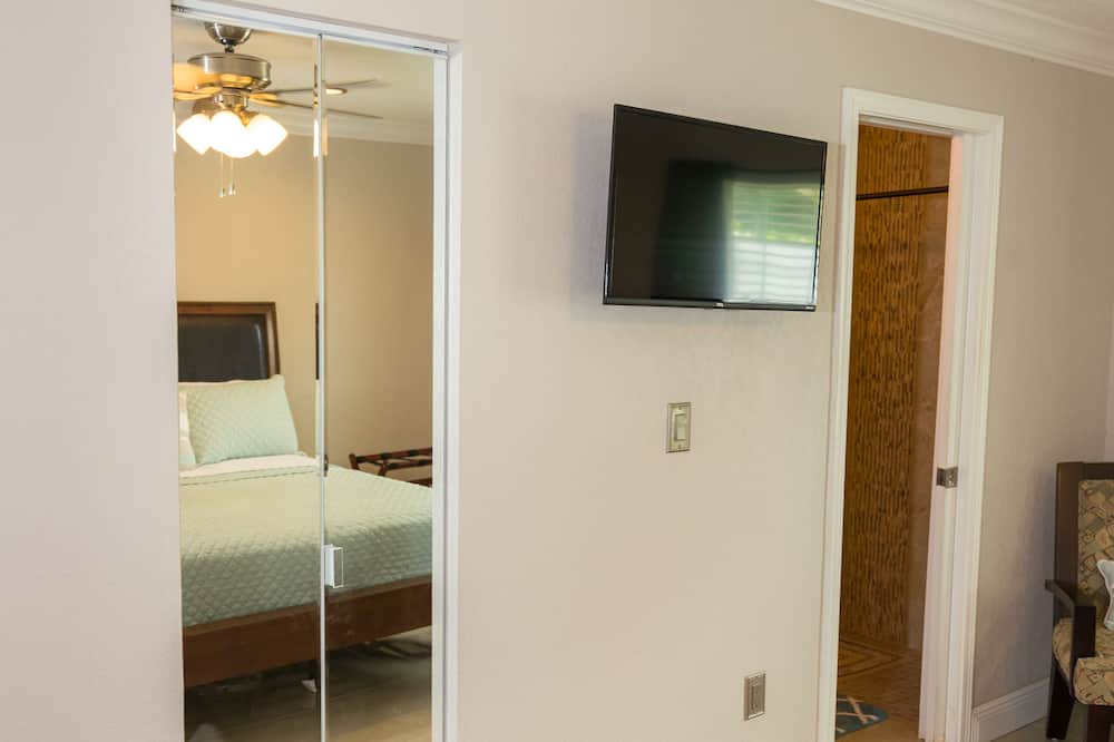 Photo of Bedroom in Egypt Lake-Leto
