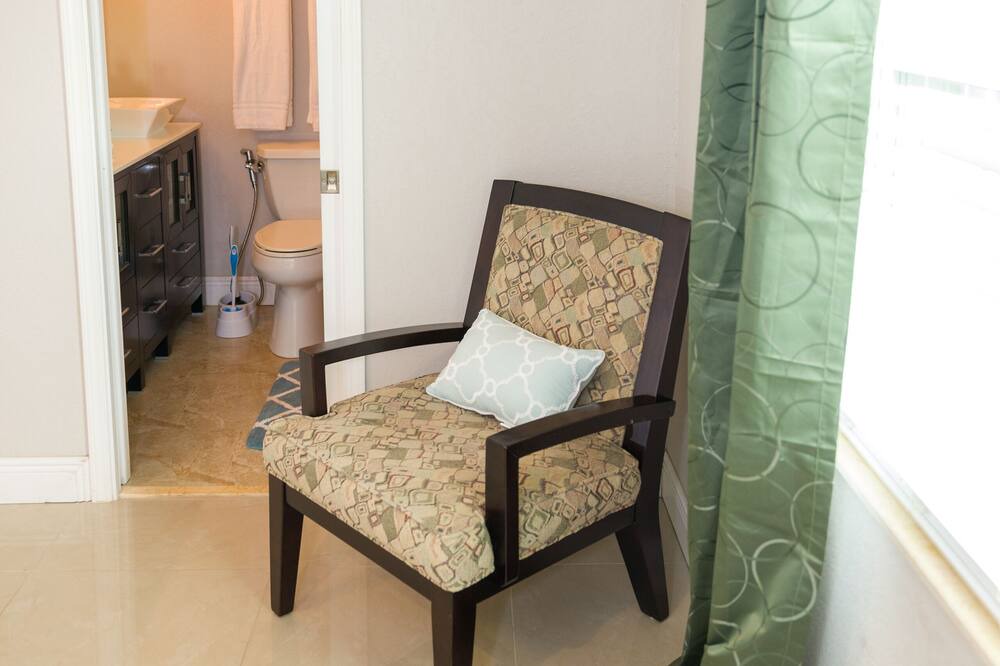 Photo of Bedroom in Egypt Lake-Leto