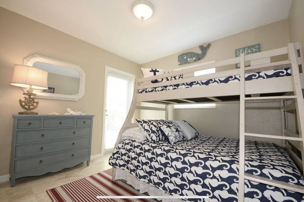 Photo of Bedroom in Midtown