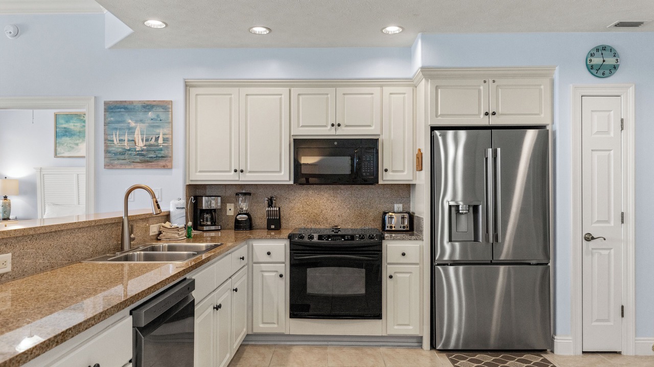 Photo of Kitchen in Lower Grand Lagoon