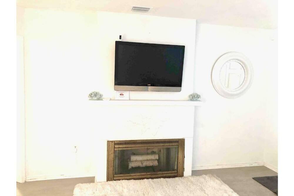 Photo of Livingroom in El Portal