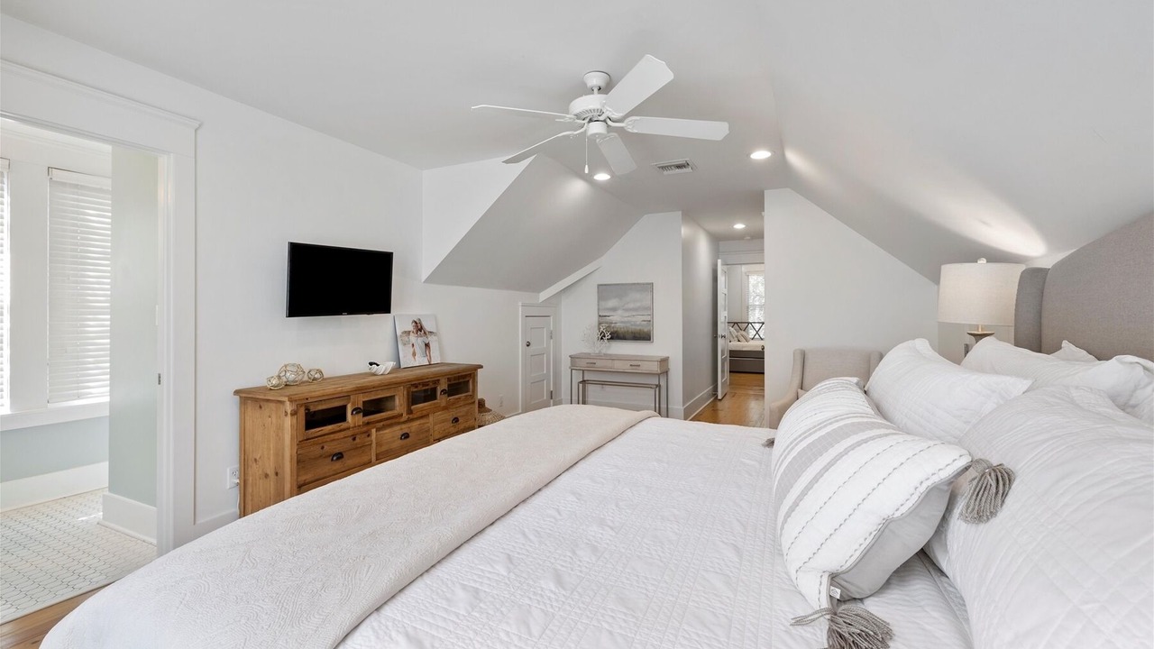 Photo of Bedroom in Cottage District