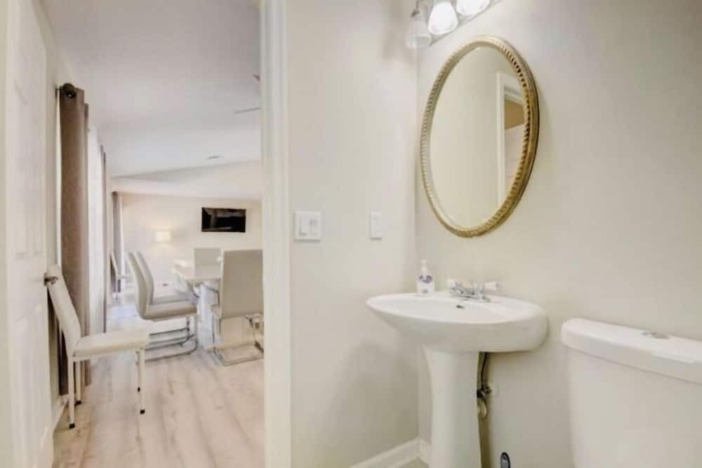 Photo of Bathroom in Wellington