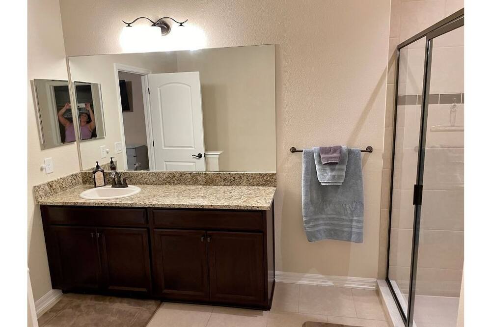 Photo of Bathroom in Gibsonton