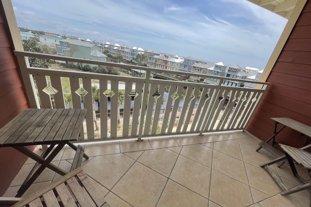 Photo of Patio Balcony in Waterside Village
