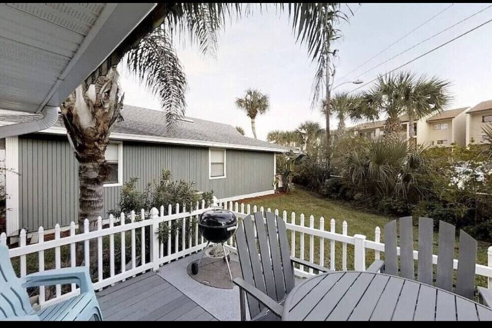 Photo of Outdoor in Surfcrest Village