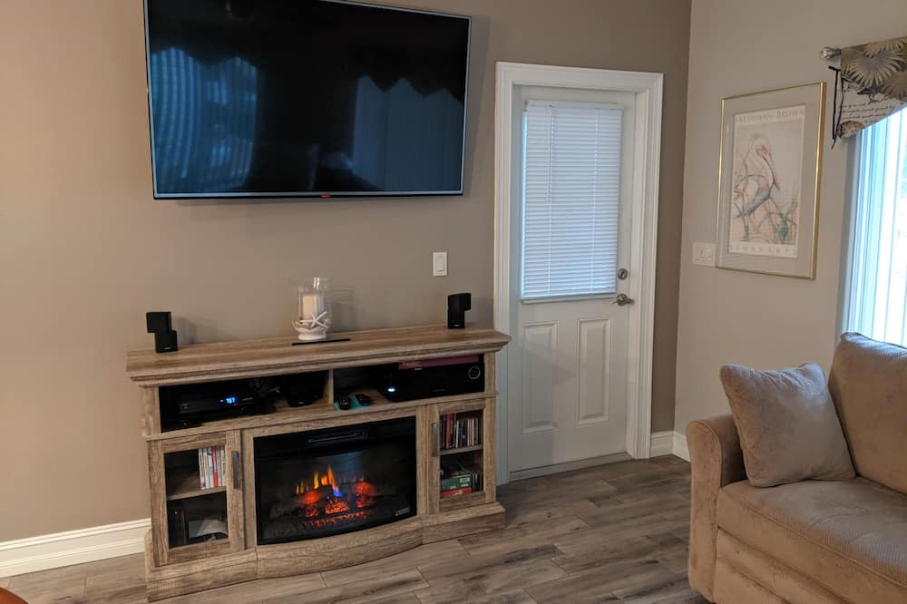 Photo of Livingroom in Titusville