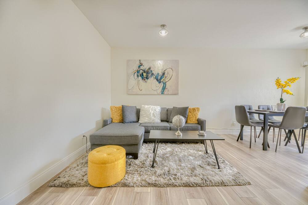Photo of Livingroom in West Little River