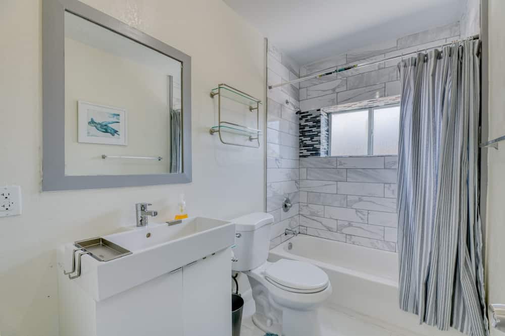 Photo of Bathroom in West Little River