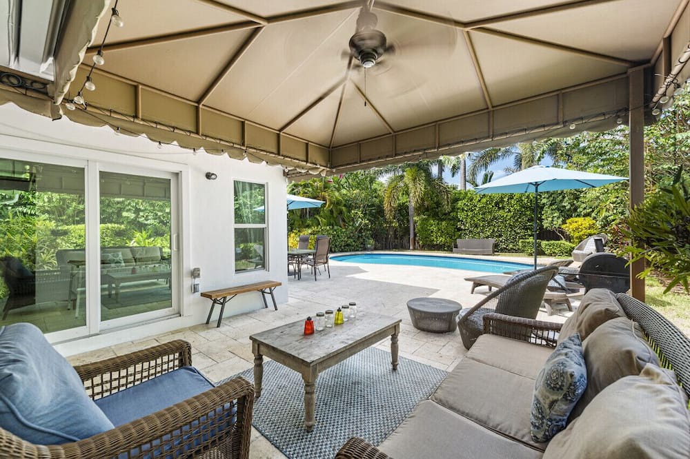 Photo of Bedroom in Biscayne Park