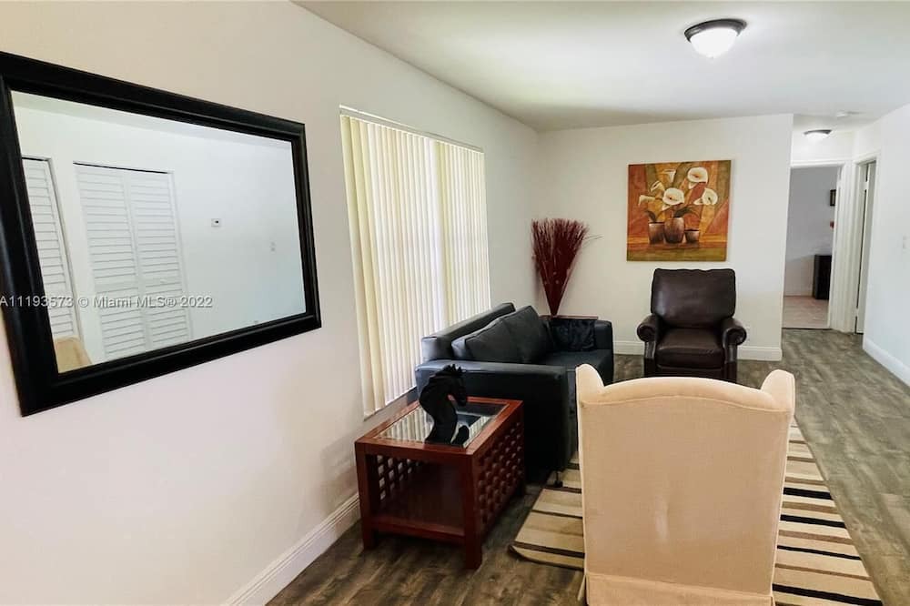 Photo of Bedroom in Highland Garden