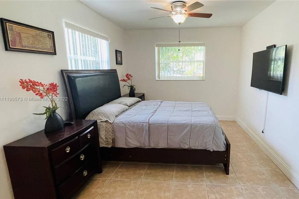Photo of Bedroom in Highland Garden