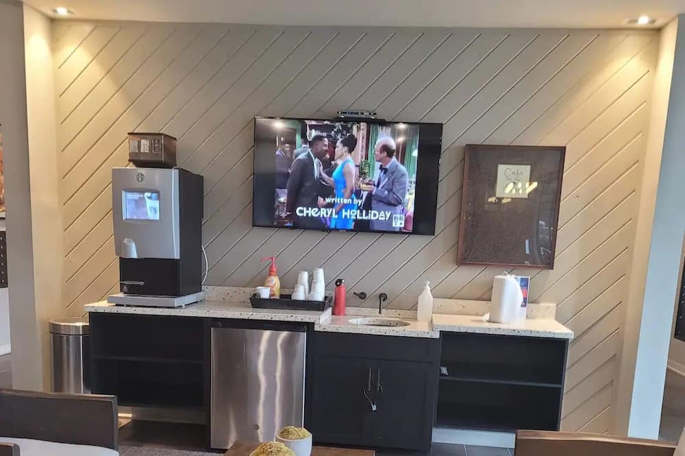 Photo of Livingroom in Baymeadows