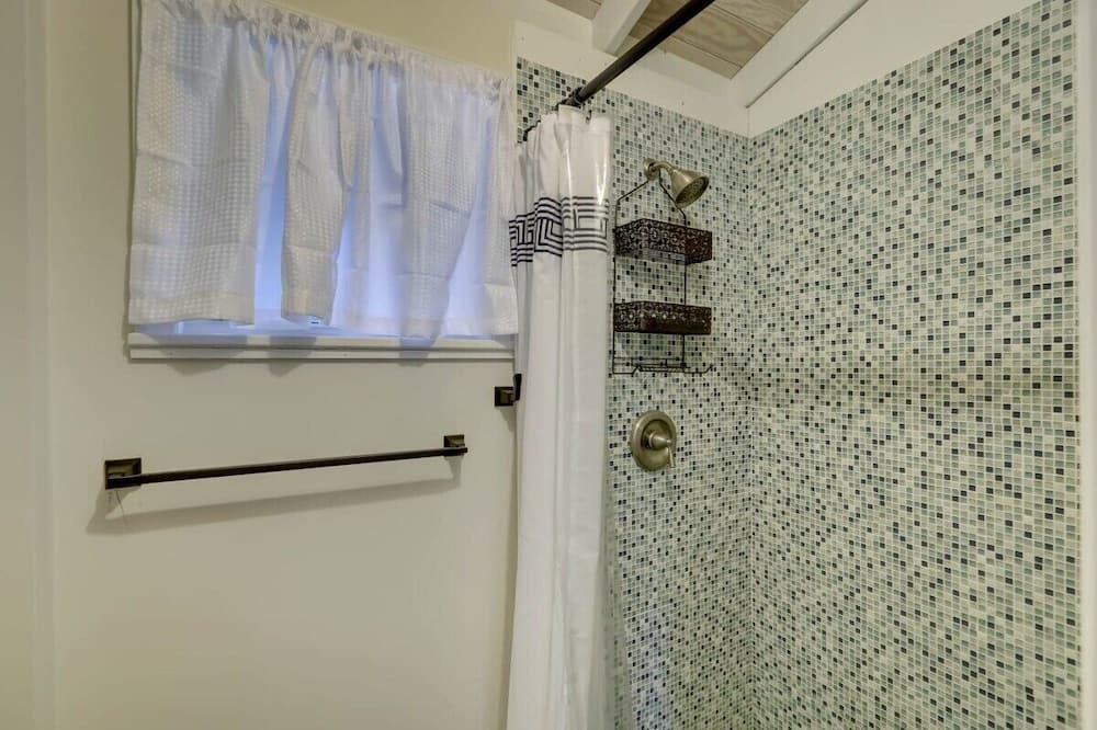 Photo of Bathroom in Sailboat Bend