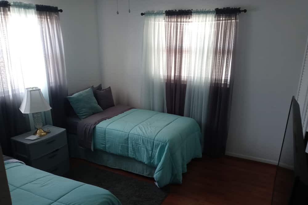 Photo of Bedroom in Pinellas Point