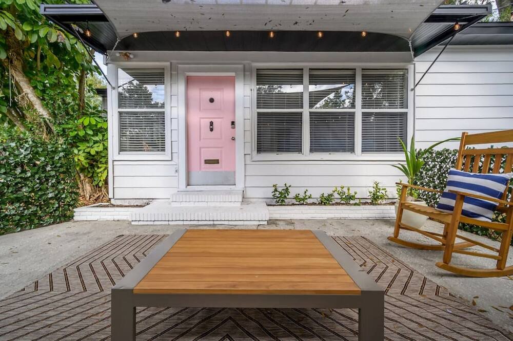 Photo of Patio Balcony in Riverside Heights