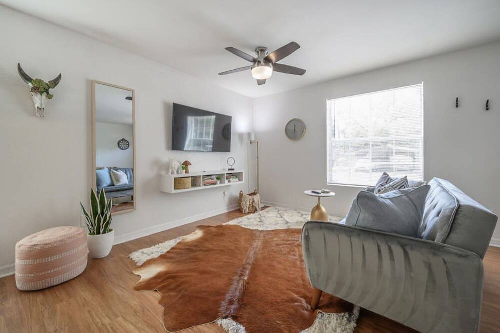 Photo of Bedroom in Riverside Heights