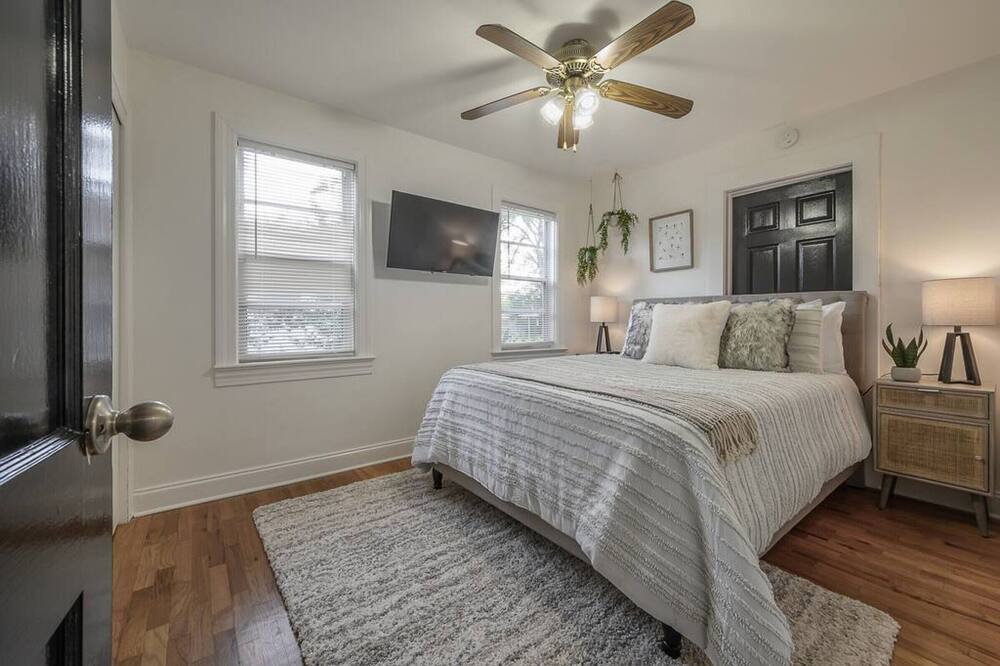 Photo of Bedroom in Riverside Heights