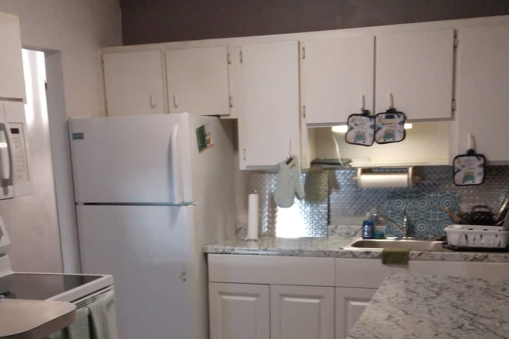 Photo of Kitchen in Lauderhill