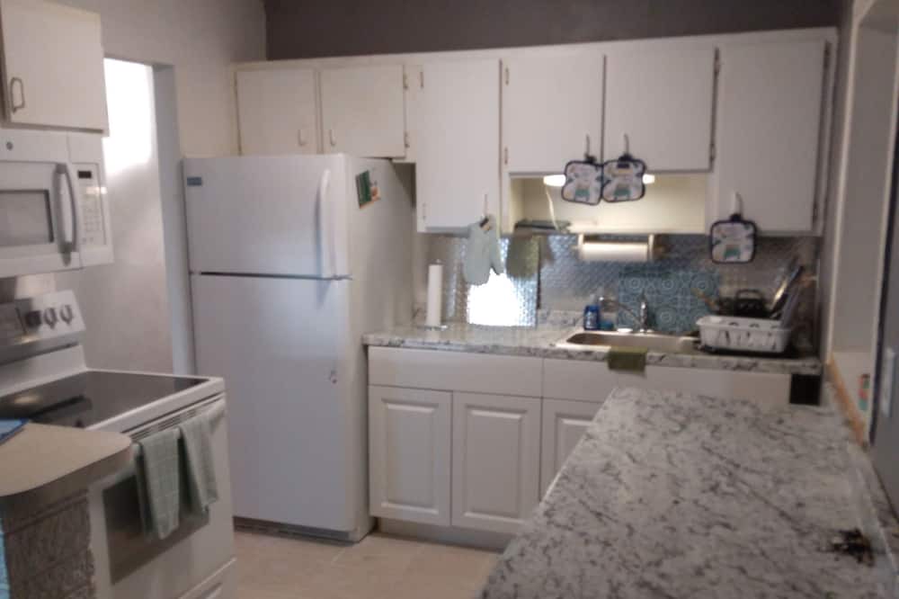 Photo of Kitchen in Lauderhill