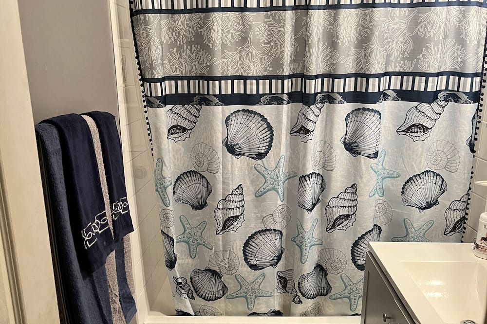 Photo of Bathroom in Lauderhill