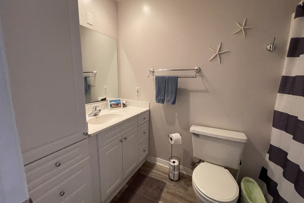 Photo of Bathroom in Gulf Breeze